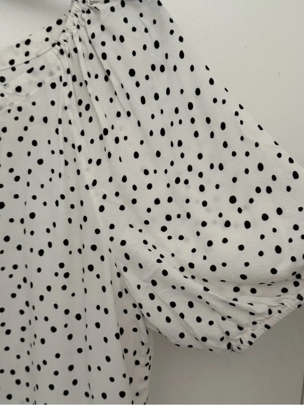 LOFT White Blouse with Black Polka Dots and Puff Sleeves - Picture 3 of 8